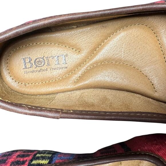 BORN Women’s Giselle Flat Shoes In Red Multi Aztec Size 7.5 - Picture 6 of 8